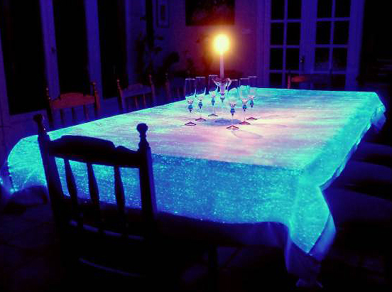 Fluorescent Christmas Table 01