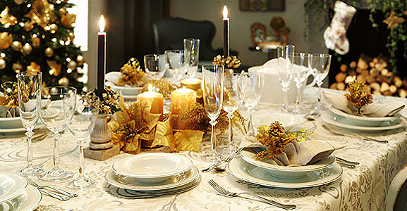 Golden Christmas Table 01