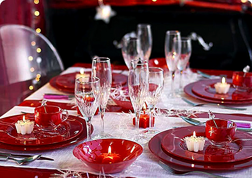 Red Christmas Table 01
