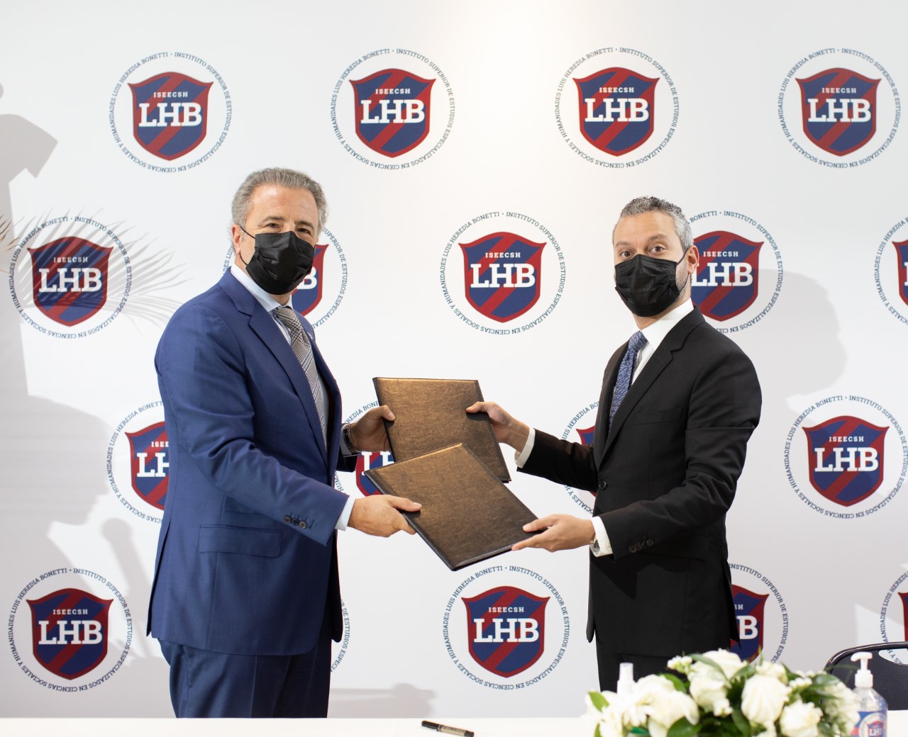FDDE and IES-LHB sign agreement for the professionalization of e-Sports in the DR